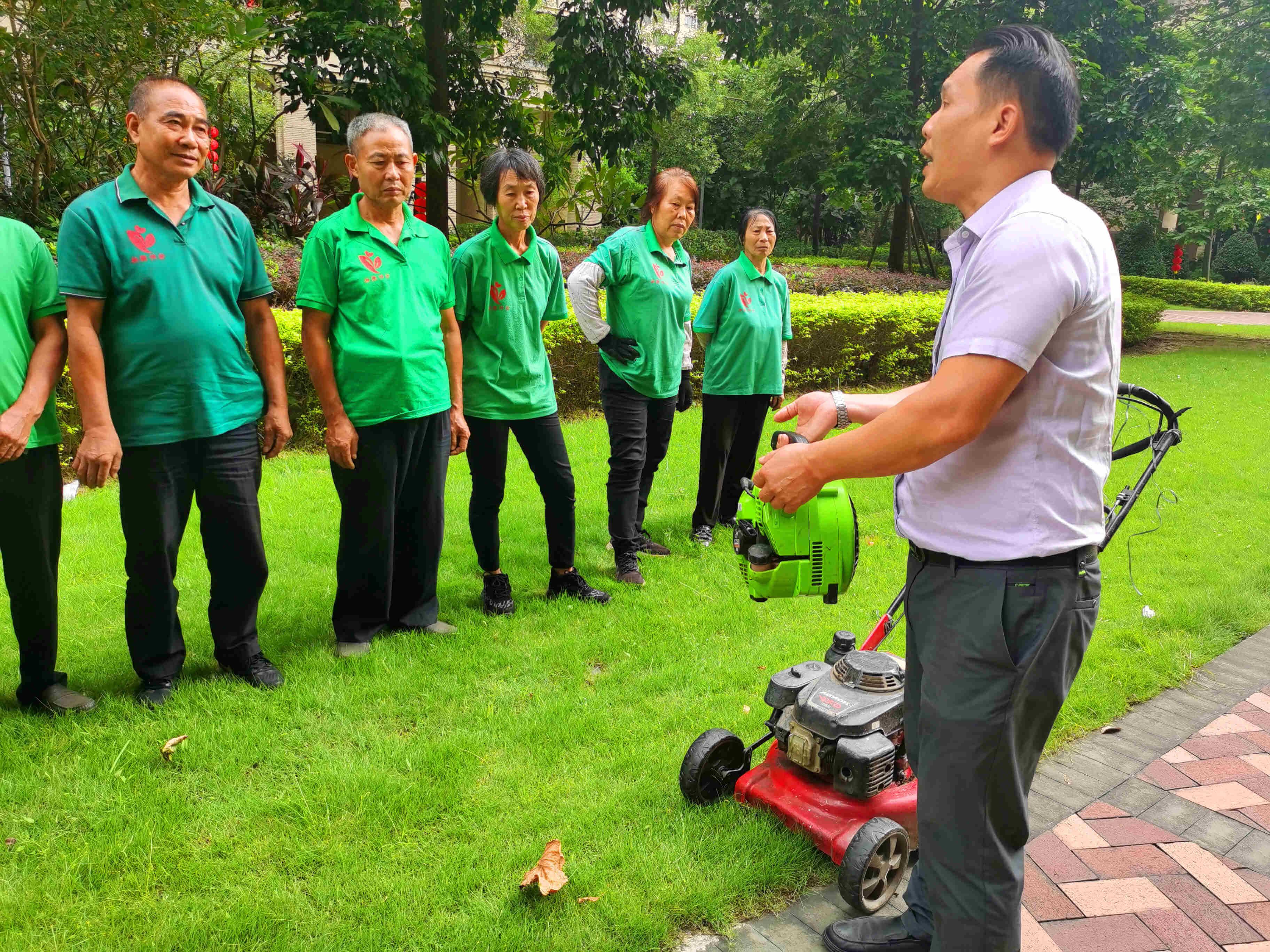 小区绿化养护机械操作要求